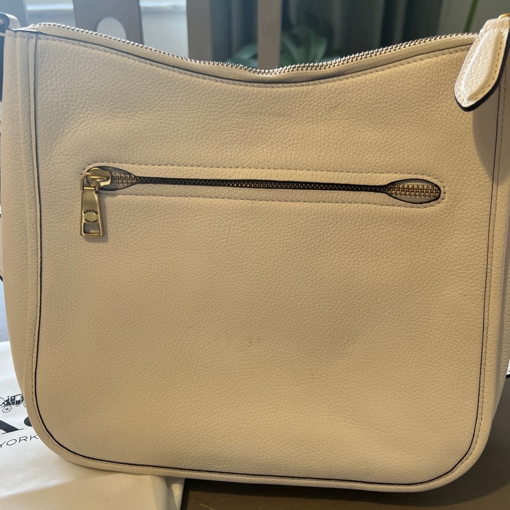 Coach Chaise Chalk Crossbody White Turnlock V Gently Used EUC Gold Hardware - Picture 5 of 12